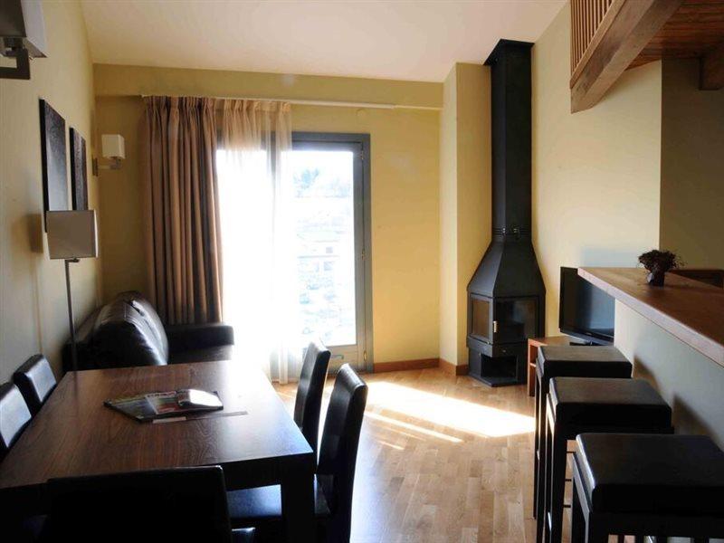 Appartements & Spa Cerdanya Bourg-Madame Esterno foto