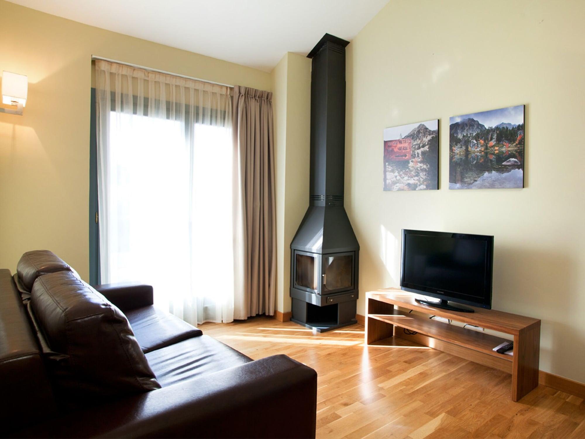 Appartements & Spa Cerdanya Bourg-Madame Esterno foto